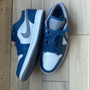 Slightly used Nike Jordan 1 Lows sz 10